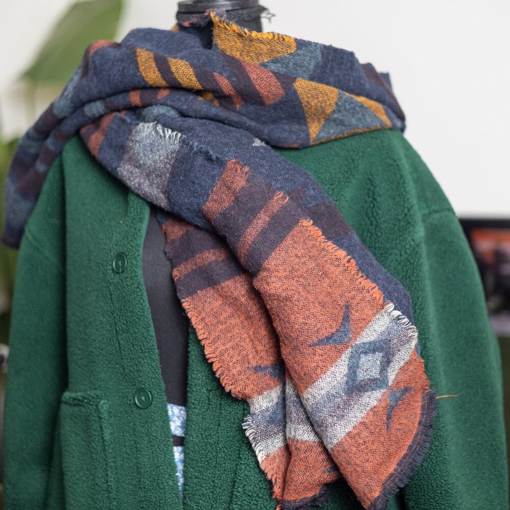 Cozy Southwest Aztec Pattern Blanket Scarf – Navy & Rust